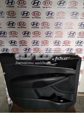 Облицювання водійських дверей 82301C6000C6A HYUNDAI