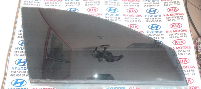 Скло пасажирських дверей 824212L210 HYUNDAI
