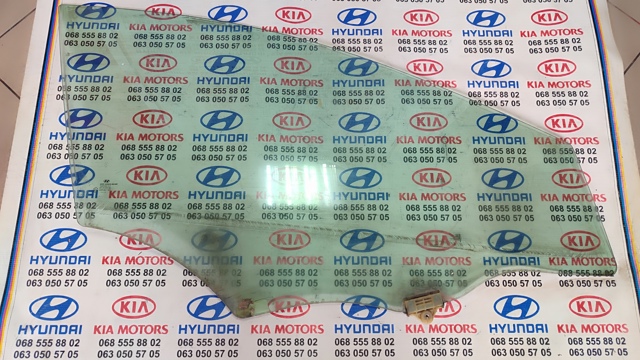 Скло передніх дверей, правих 82421A6000 HYUNDAI