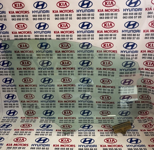 Скло передньої правої двері 82421S2000 HYUNDAI