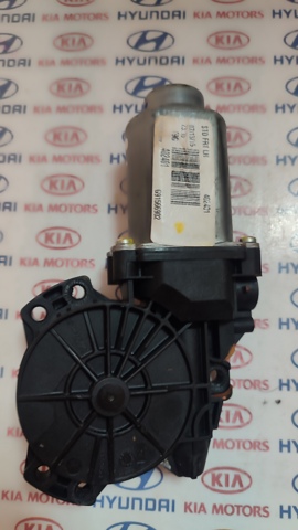 Мотор склопідйомника водійських дверей 824502T000 HYUNDAI