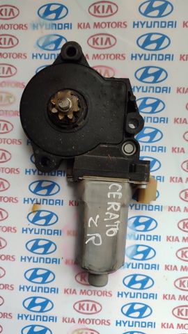 Мотор склопідйомника дверей передніх, правих 824602F000 HYUNDAI