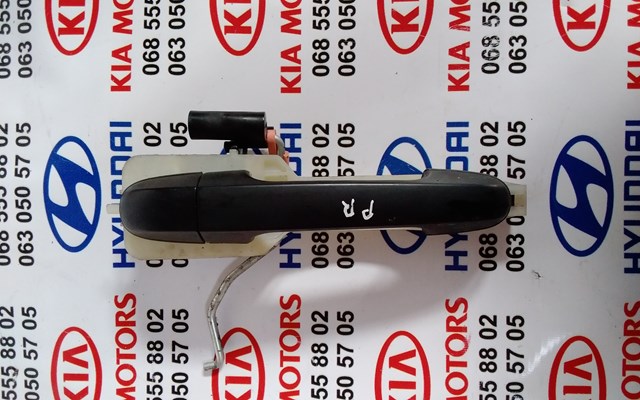 Тримач зовнішньої ручки дверей, передньої правої 826651J000 HYUNDAI