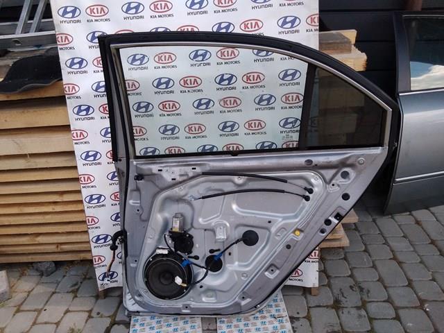 Ущільнювач дверей задніх, правих (на двері) 831403K000 HYUNDAI