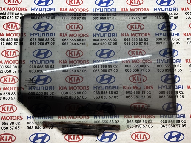 Скло задньої двері правої 834202G000 HYUNDAI