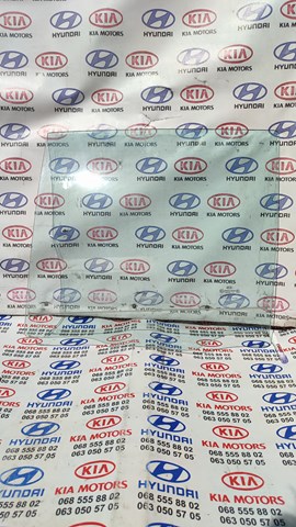 Скло заднє праве 834211D000 HYUNDAI