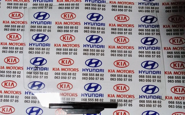 Скло задньої двері правої 834211J010 HYUNDAI