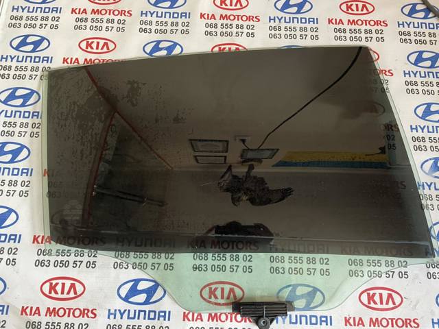 Скло заднє праве 834212T010 HYUNDAI