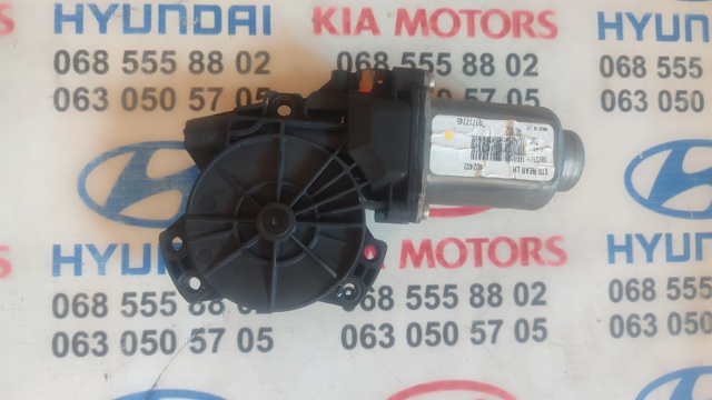 Двигун стеклопод'емника двері задньої, правої 834602T000 HYUNDAI