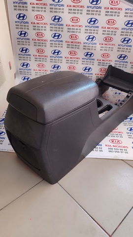 Підлокітник заднього сидіння 846602P100VA HYUNDAI