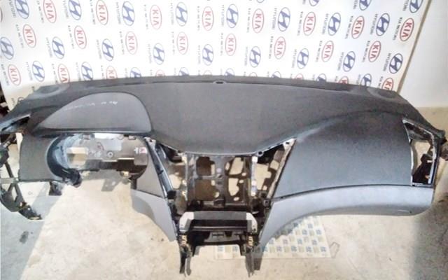 Передня панель 847103Q000RY HYUNDAI
