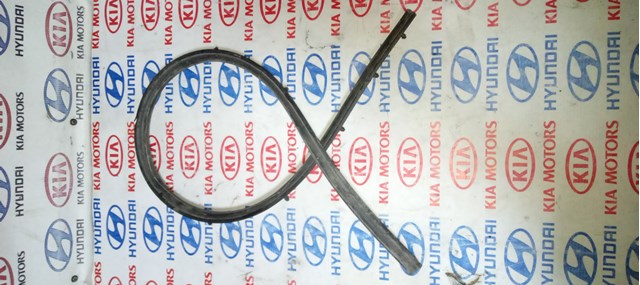 Гумка під капот 864352E000 HYUNDAI
