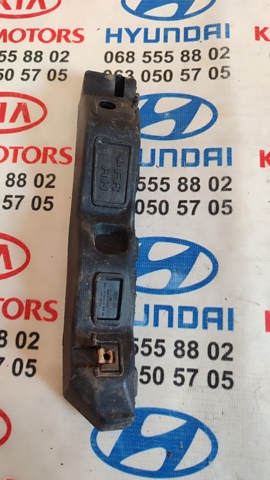 Кронштейн бампера переднього, зовнішній правий 865142T000 HYUNDAI
