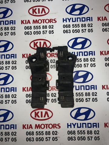 Кронштейн бампера переднього, зовнішній правий 865142W000 HYUNDAI
