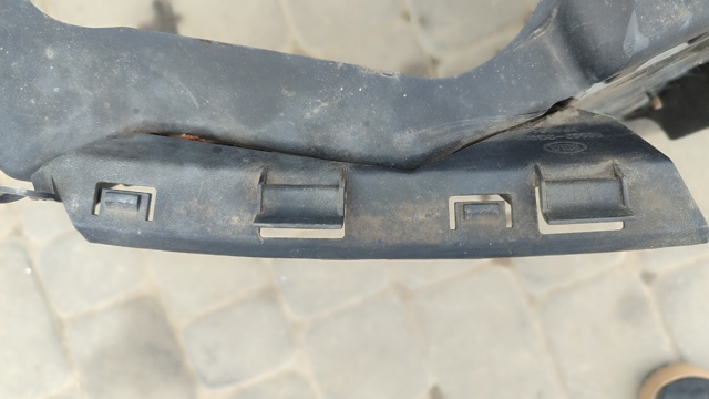Праве кріплення переднього бампера 865522G000 HYUNDAI