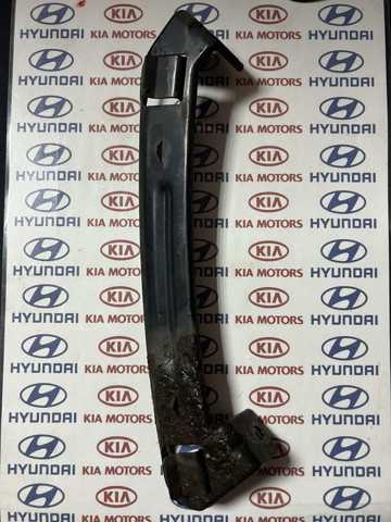 Праве кріплення переднього бампера 865562B000 HYUNDAI