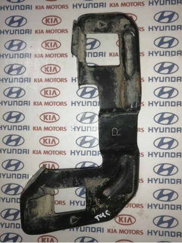 Праве кріплення переднього бампера 865822E000 HYUNDAI