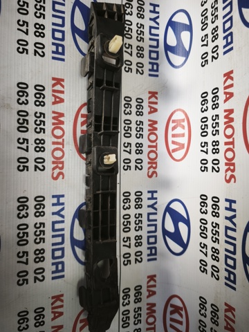 Кронштейн бампера заднього, правий 86614A6000 HYUNDAI