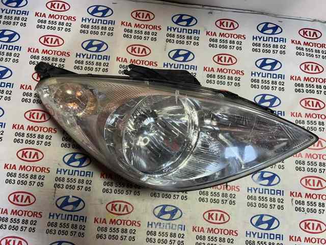 Основна фара - вставка 921021J010 HYUNDAI