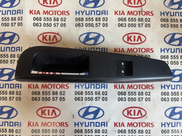Кнопки переднього лівого склопід'ємника 935701H000EQ HYUNDAI