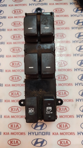 Кнопки переднього лівого склопід'ємника 935702K010WK HYUNDAI