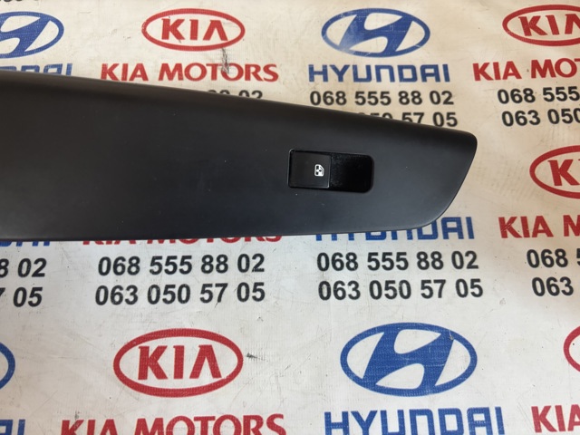 Кнопки заднього склопідйомника 935751H000 HYUNDAI