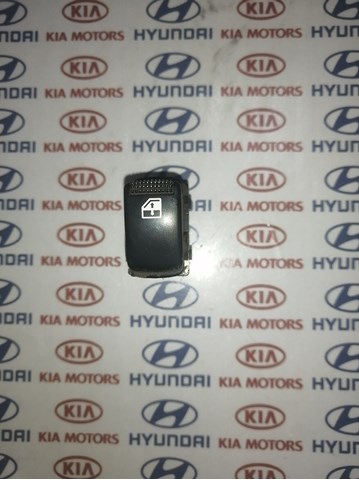 Кнопки переднього правого склопід'ємника 935752E050WK HYUNDAI