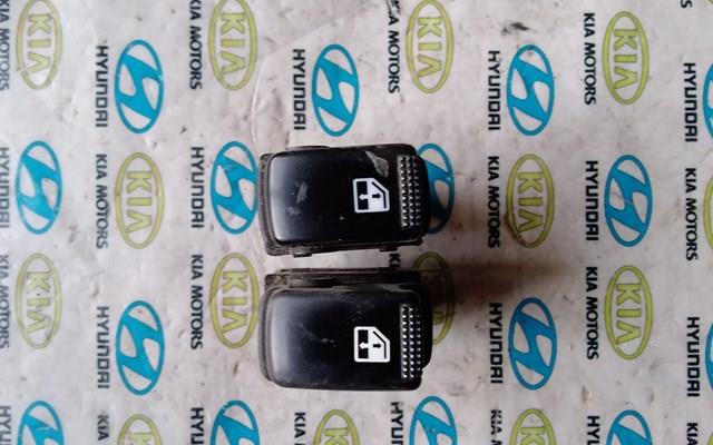 Кнопковий блок керування склопідіймачами передній правий 935802E000 HYUNDAI