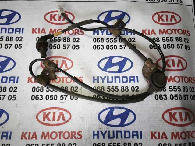 Датчик АБС задній правий 956802E500 HYUNDAI