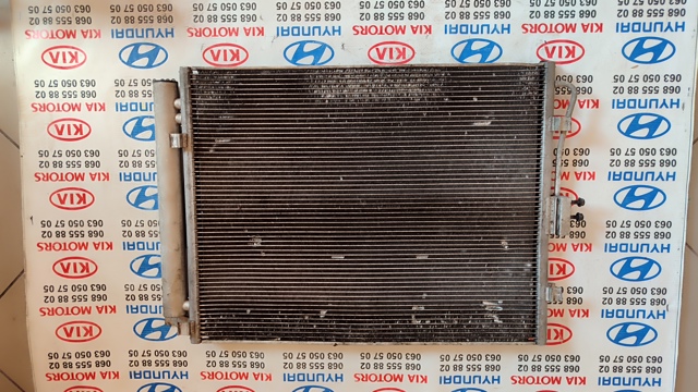 Радіатор кондиціонера 976062K000 HYUNDAI