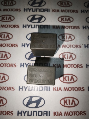 Блок запобіжників задній, салонний OK2A267740 HYUNDAI