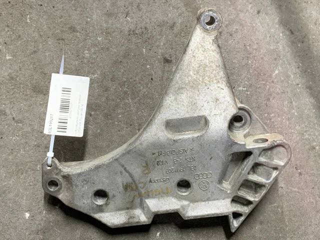 Кронштейн подушки (опори) двигуна, правої 03L199207 VAG