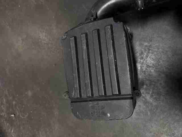 Корпус повітряного фільтра 1F0129607 VAG