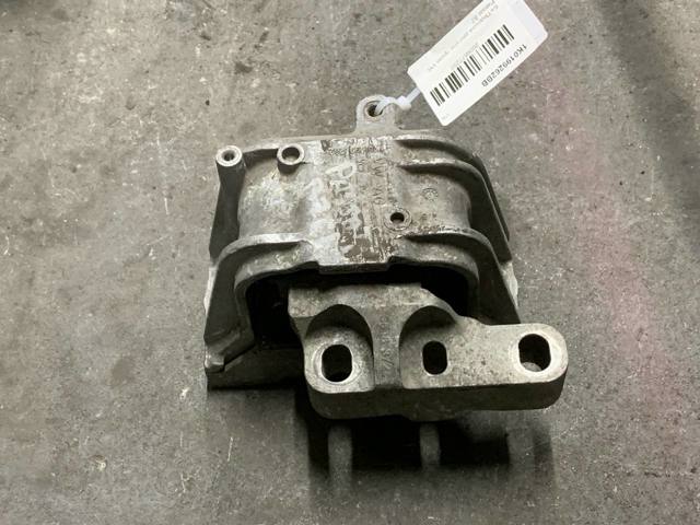 Права опора двигуна 1K0199262BB VAG