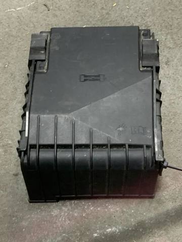 Кришка блоку запобіжників 1K0937132F VAG
