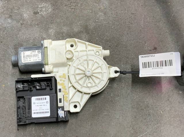 Мотор склопідйомника дверей передніх, лівих 1K0959793J VAG