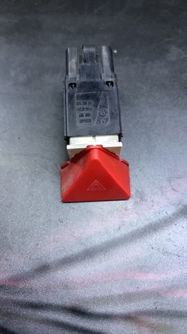 Кнопка аварійної сигналізації 1T0953509 VAG