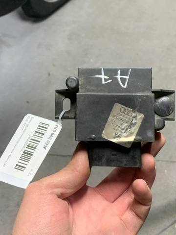 Модуль (блок) управління паливного насоса 4G0906093F VAG