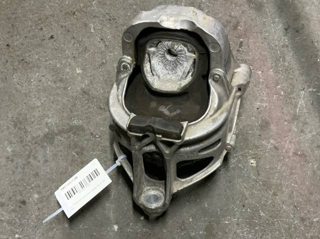 Права подушка мотора 4M0199372M VAG
