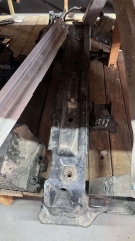Підсилювач бампера переднього 6M21U10922AJ FORD
