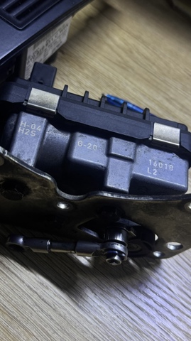 Блок управління турбіною 6NW009550 HELLA