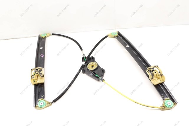 Механізм склопідіймача дверей передніх, правих 8K0837462D VAG