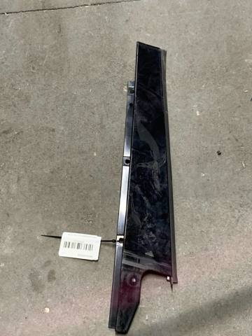 Накладка задніх дверей, правих, вертикальних 8K0839902Q VAG