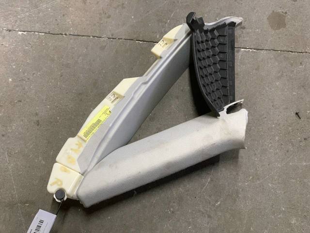 Обшивка стійки кузова внутрішня, задня права 8K5867288AIWA VAG