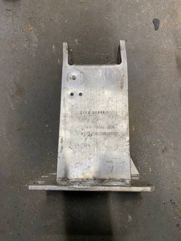 Кронштейн підсилювача переднього бампера 8R0807133A VAG