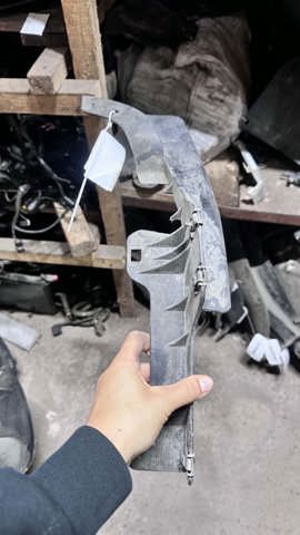 Спойлер переднього бампера, лівий 8R0853887A VAG