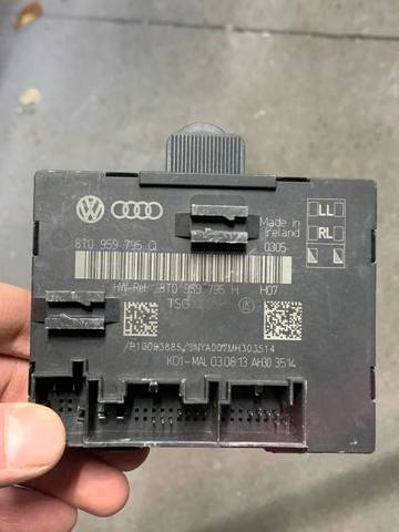 Блок комфорту задніх дверей 8T0959795Q VAG