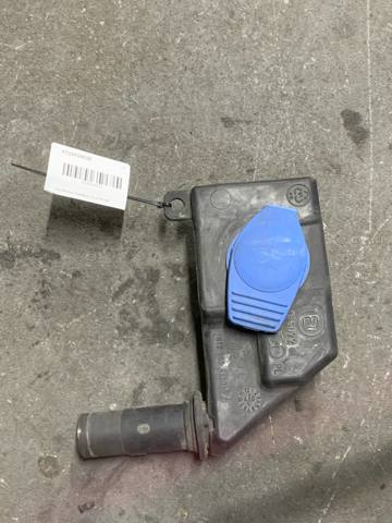 Горловина бачка омивача 8T2955463B VAG