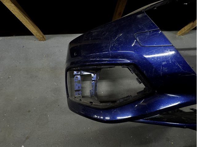Бампер на авто 8W0807437 VAG