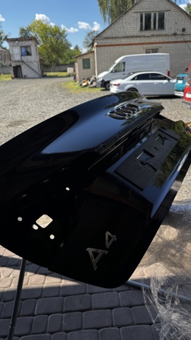 Кришка багажника кузова 8W5827025K VAG